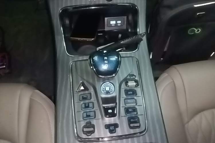 Used BYD Han 2025 DM-i 125KM Elite Model Gear Lever