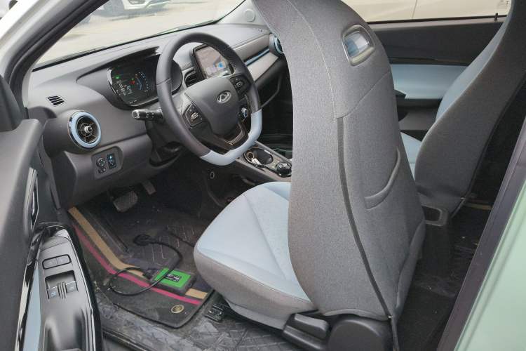 Used Chery Little Ant 2022 Revised Version Sweet Pink Edition Half-Sugar Version Lithium Iron Phosphate 30.7 kWh 30 kW 301 km