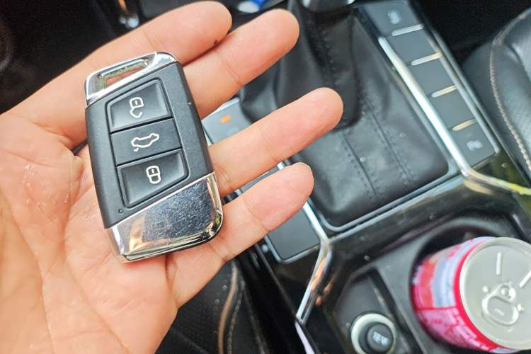 Used Volkswagen Passat 2019 330TSI Luxury Edition China VI Standard
