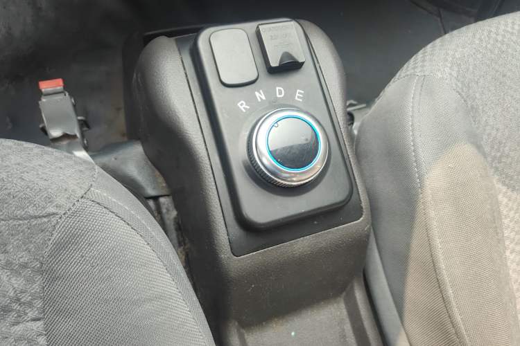 Used Wuling Electric Truck 2022 Affordable Model Anchi with 35.904 kWh