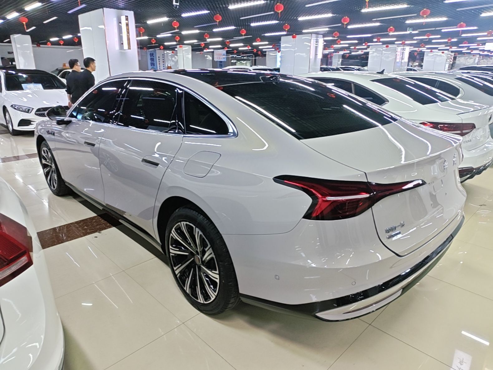 Hongqi H7 PHEV 2026 Model 210 Four-Wheel Drive Intelligent Hybrid — снимка 4