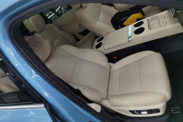 Used Li Auto L8 2024 Ultra Model
