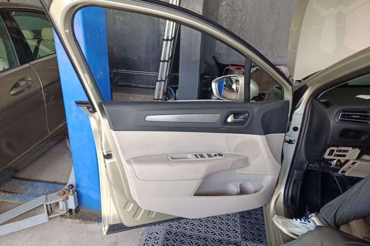 Used Citroen C4 Sega 2016 1.2THP Automatic Luxury Model Left Front Door Interior