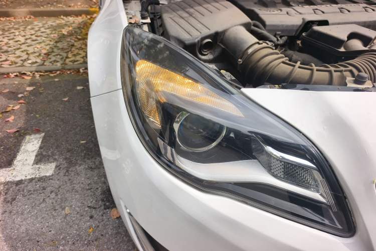 Used Buick Regal 2015 2.0L Leading Fashion Edition