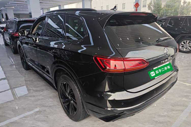 Used Volkswagen Touareg 2021 3.0 TSI Luxury Edition Black Diamond Sport Package
