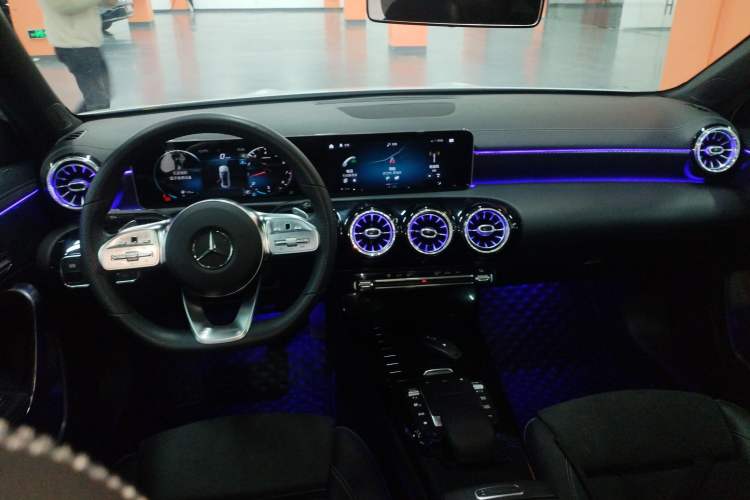 Used Mercedes-Benz A-Class 2020 Restyled A 200 L Sport Sedan Fashion Version
