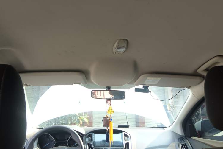 Used Ford Focus 2012 Sedan 1.6L Manual Comfort Model
