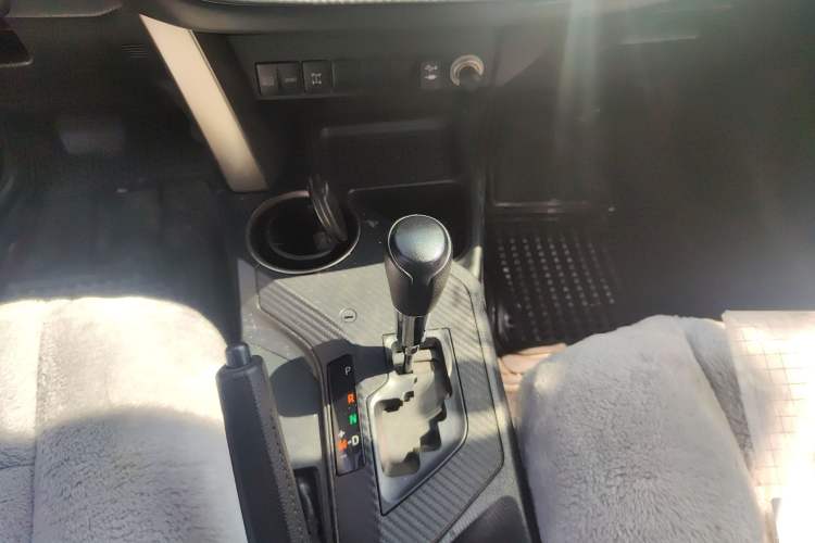 Used Toyota RAV4 2013 2.0L CVT Four-Wheel Drive Fashion Edition
