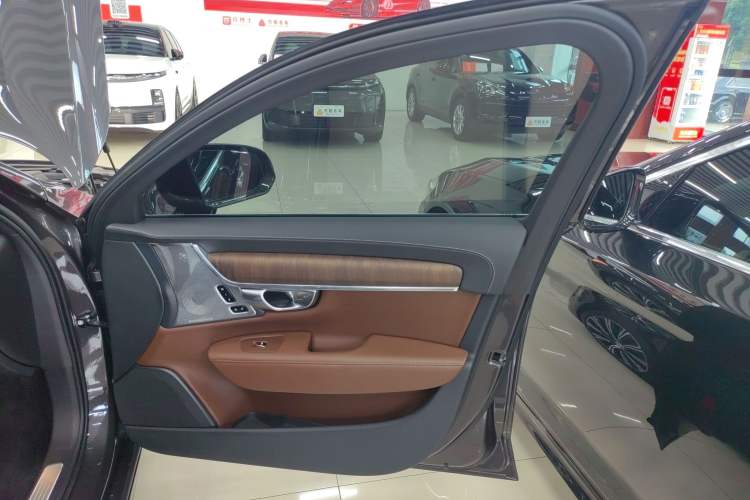 Used Volvo S90 2023 B5 Luxury Smart Edition