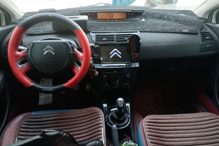 Used Citroen C-Quatre 2016 Classic Sedan 1.6L Manual - Premium Version Center Console