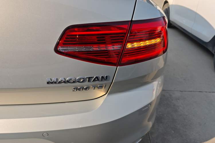 Used Volkswagen Magotan 2019 330TSI DSG Leading Edition China V Standard
