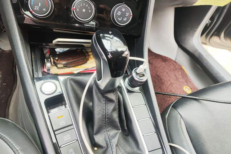 Used Volkswagen Sagitar 2019 280TSI DSG Comfort Version China VI Standard Gear Lever