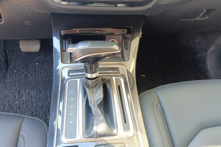 Used FAW Senya R9 2018 1.2T Automatic Comfortable Smart Edition
