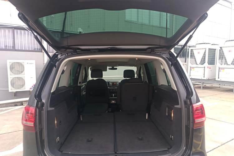 Used Volkswagen Sharan 2018 380TSI Comfort Edition 6-Seater Trunk