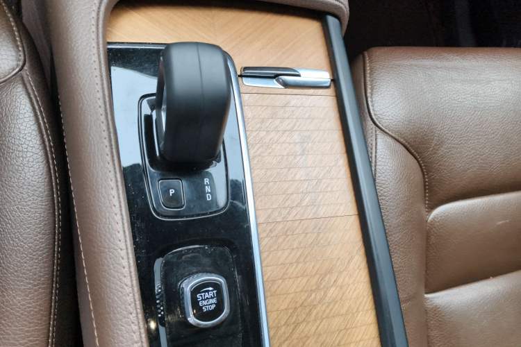 Used Volvo XC90 2022 B5 Smart Drive Luxury Edition 5 Seats
