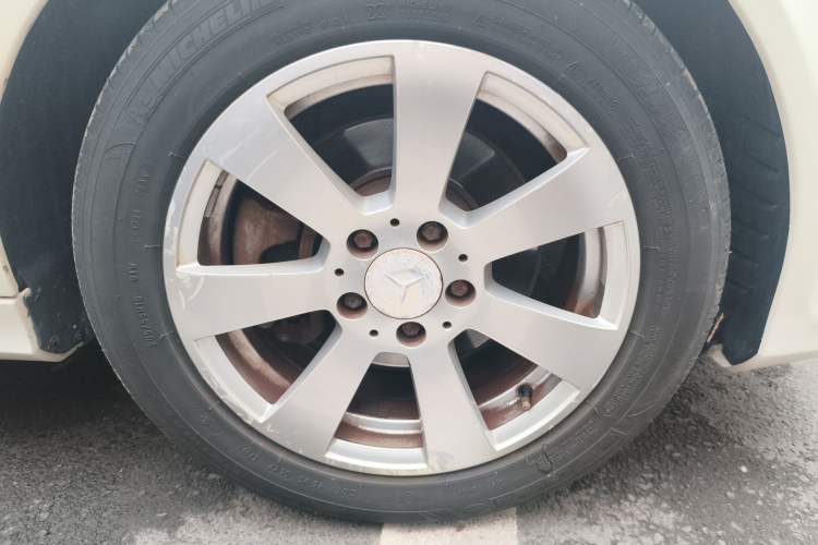 Used Mercedes-Benz C-Class 2011 C 180K Classic model Right Front Wheel Hub