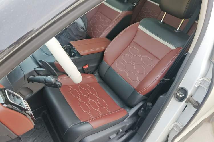 Used Citroen C5 AIRCROSS 2022 400THP Co-Creation Edition Left Front Seat