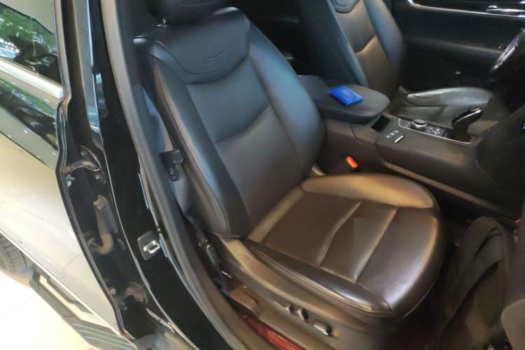 Used Cadillac XT5 2020 28T Luxury Version
