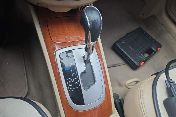 Used Buick Excelle 2013 1.5L Automatic Luxury Model Gear Lever