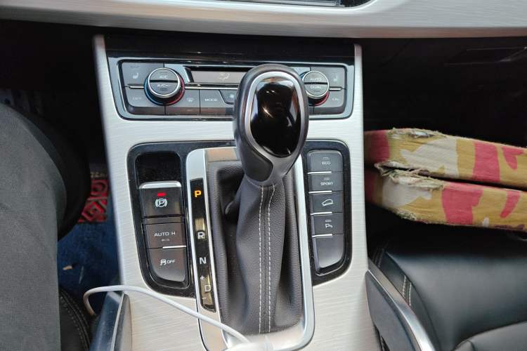 Used Geely Auto Emgrand X7 Sport 2018 1.8TD Automatic Two-Wheel Drive Smart Connect 4G Internet Edition