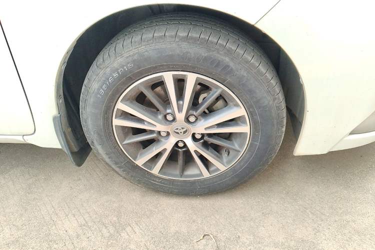 Used Toyota Levin 2016 Dual-Engine 1.8H GS E-CVT Elite Model with Sunroof