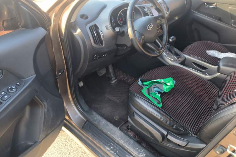 Used Kia Sportage R 2015 2.0L Automatic Two-Wheel Drive DLX Model Driver Seat