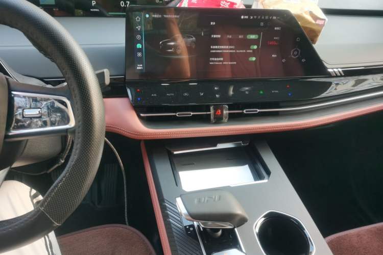 Used Changan UNI-K 2024 2.0T Two-Wheel Drive Enjoyment Version
