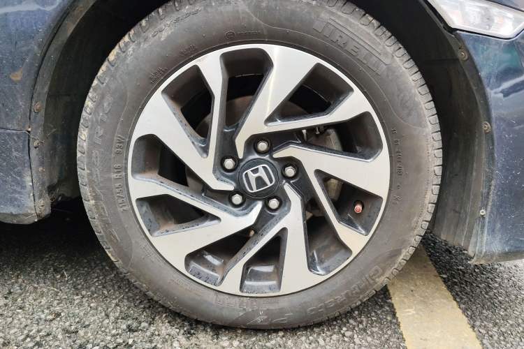 Used Honda Civic 2016 220TURBO Manual Luxury Edition Right Front Wheel Hub