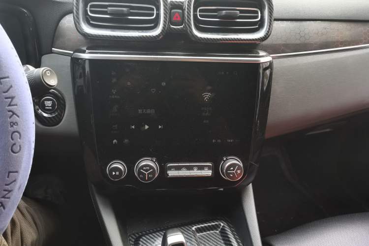 Used Lynk & Co 02 2018 1.5T DCT Two-Wheel Drive Pro Version China V Emission Standard
