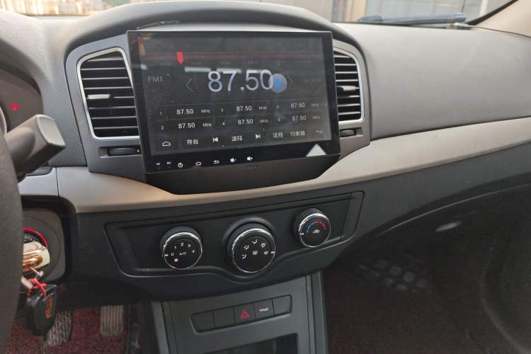 Used Roewe 350 2015 1.5L Manual Luxury Sunroof Edition
