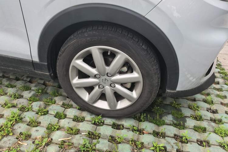 Used Leapmotor T03 2022 YAOJIN Edition Right Front Wheel Hub