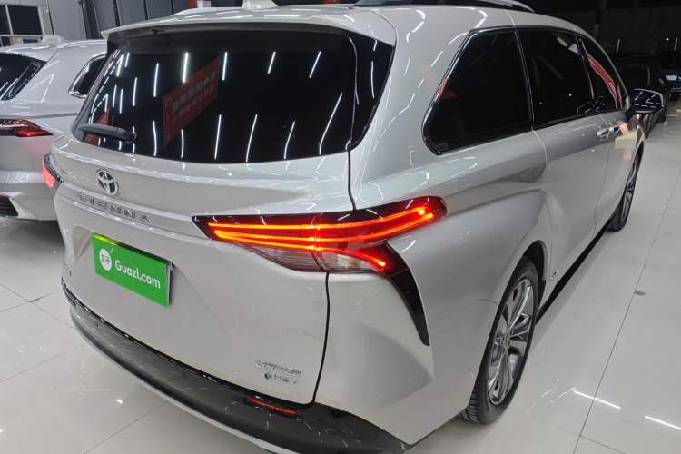 Used Toyota Sienna 2024 2.5L Hybrid Prestige Deluxe Edition