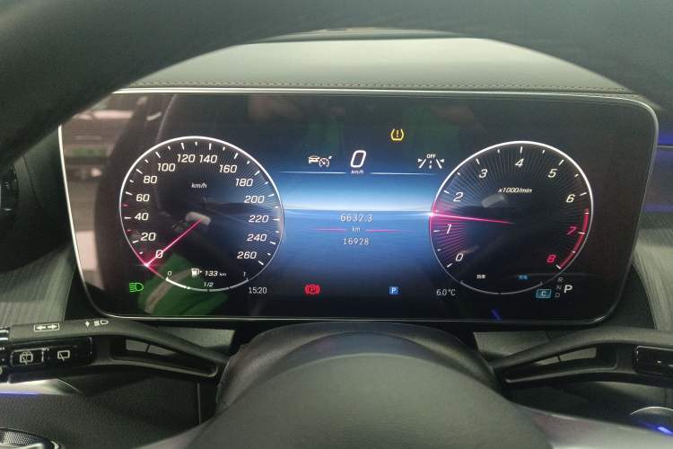 Used Mercedes-Benz GLC 2023 GLC 260 L 4MATIC Luxury Model 5 Seats