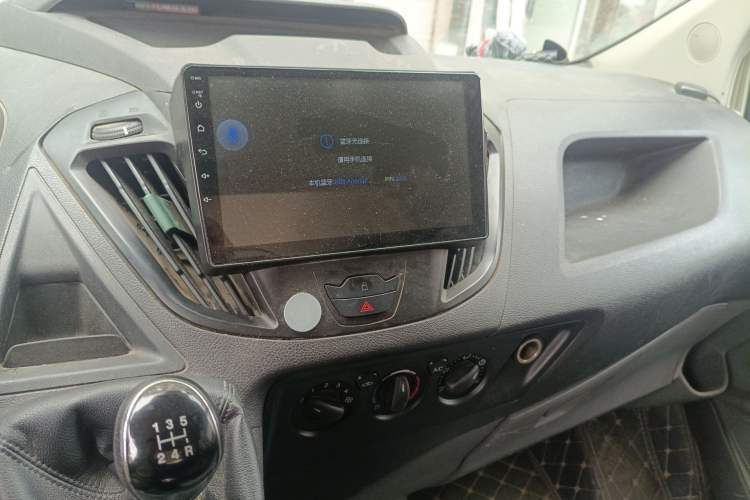 Used Ford Transit 2017 2.0T Diesel Van Mid-Chassis Mid-Roof China V Standard