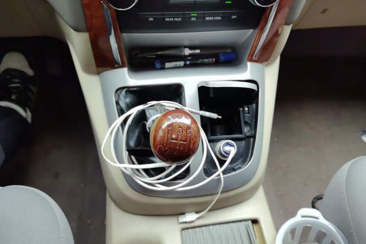 Used Foton MP-X E 2014 2.0L Wealth Express Comfort Edition Basic Configuration Short Wheelbase with 4G63 Engine