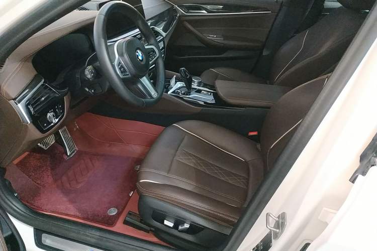 Used BMW 5 Series 2021 Facelifted 525Li M Sport Package Left Front Seat