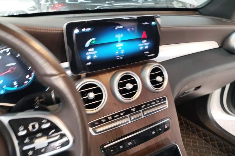 Used Mercedes-Benz GLC 2021 GLC 300 L 4MATIC Dynamic Model