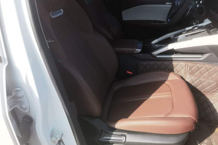 Used SAIC MAXUS Xingji 2023 Starry H 2.0T Automatic Diesel Single-Turbo Four-Wheel Drive Elite Edition Long Wheelbase
