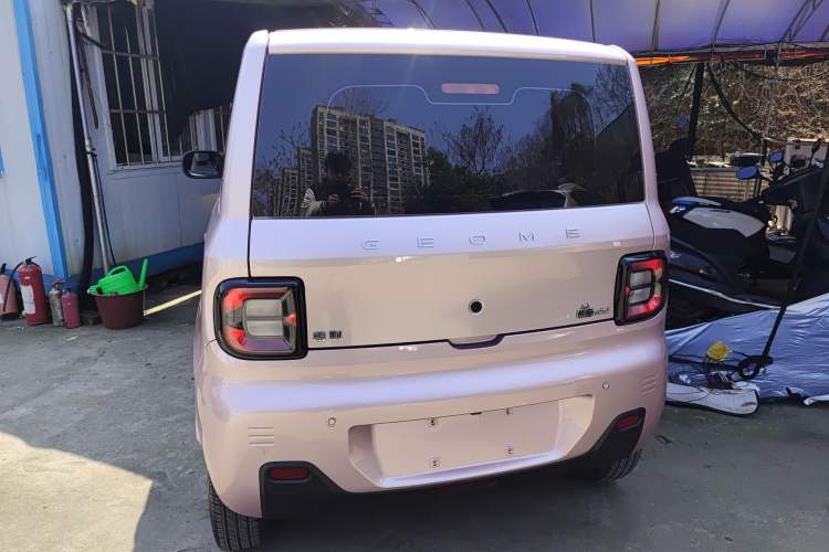 Used Geely Galaxy Panda 2023 Panda Mini 200km Endurance Bear
