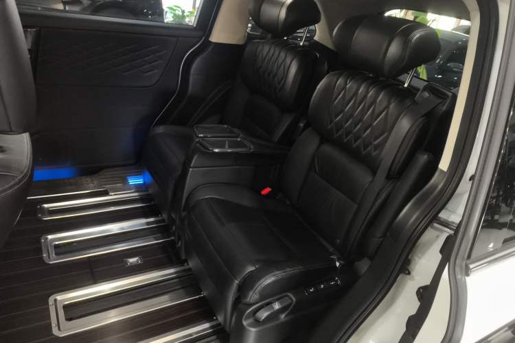 Used Honda Elysion 2019 2.0L Hybrid Luxury Edition
