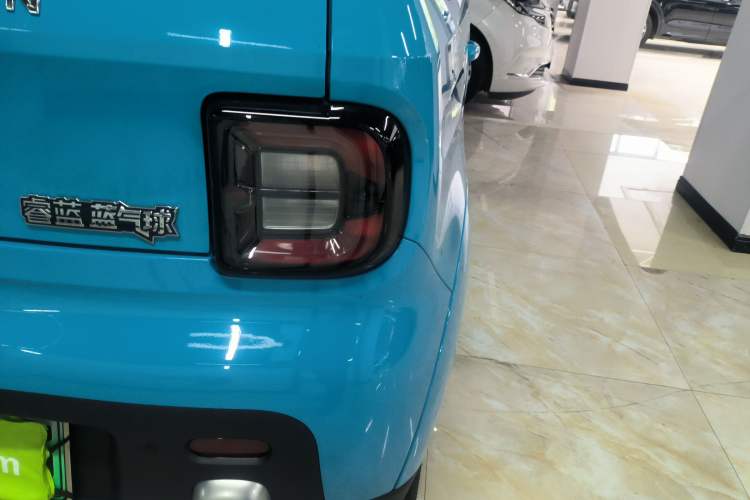 Used Livan Blue Balloon 2025 Model Dynamic Version Right Rear Taillight