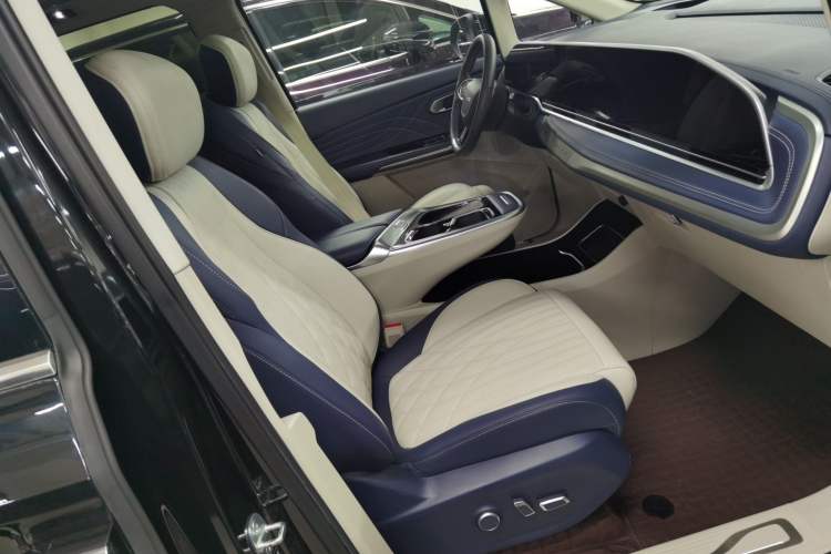 Used SAIC MAXUS G90 2022 2.0T Starry Seven-Seater