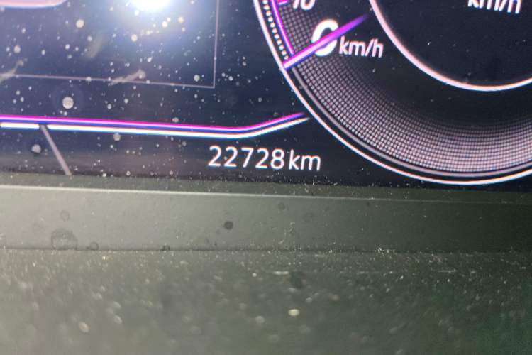 Used Volkswagen Passat 2022 330TSI Starry Luxury Edition Odometer Close Up