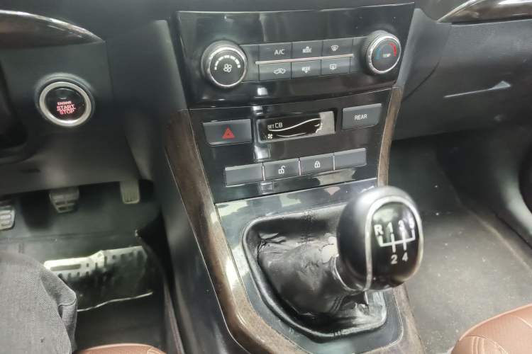 Used Lifan Auto Xuanlang 2017 1.8L Manual Comfort Model Gear Lever