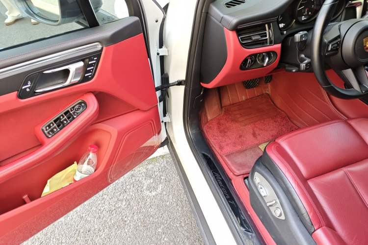 Used Porsche Macan 2023 Macan T 2.0T Driver Seat