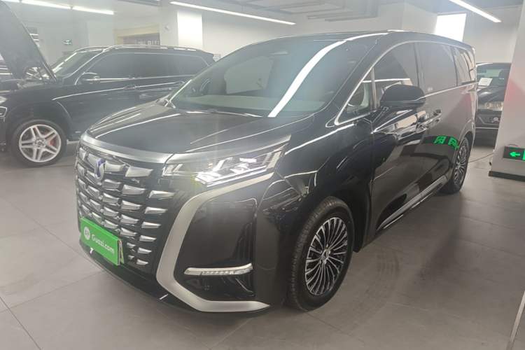 Used Denza D9 2022 DM-i 1040 Prestige Model