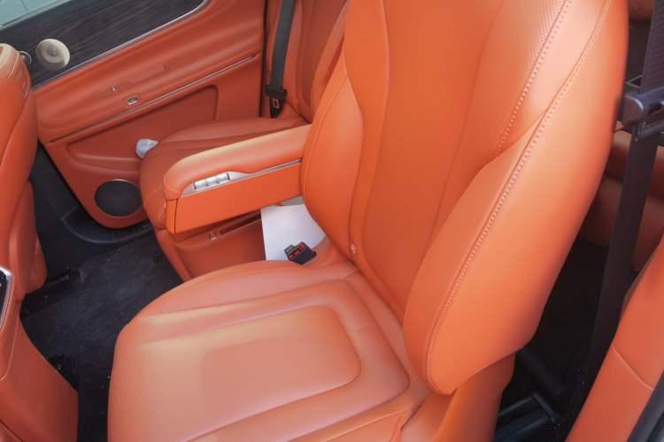 Used Hima AITO M9 2024 Range-Extended Ultra Version 42 kWh 6-Seater Model Left Rear Seat