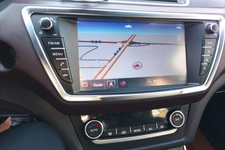 Used Land X7 2015 2.0T Panoramic Prestige Edition
