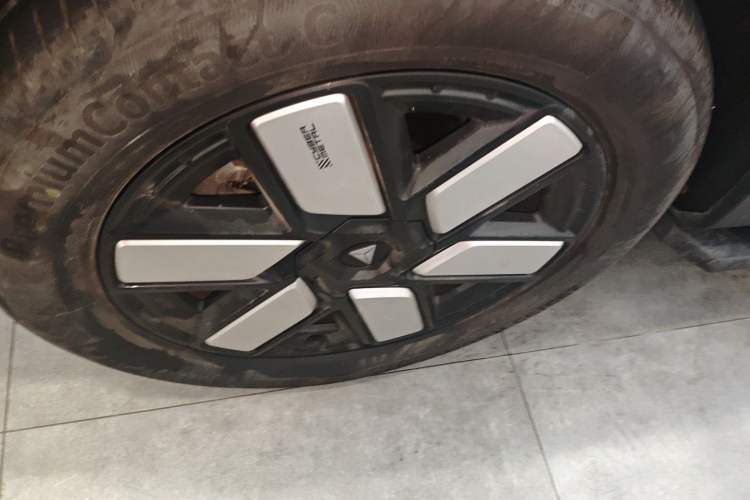 Used Deepal G318 2024 Four-Wheel-Drive Air Suspension Model