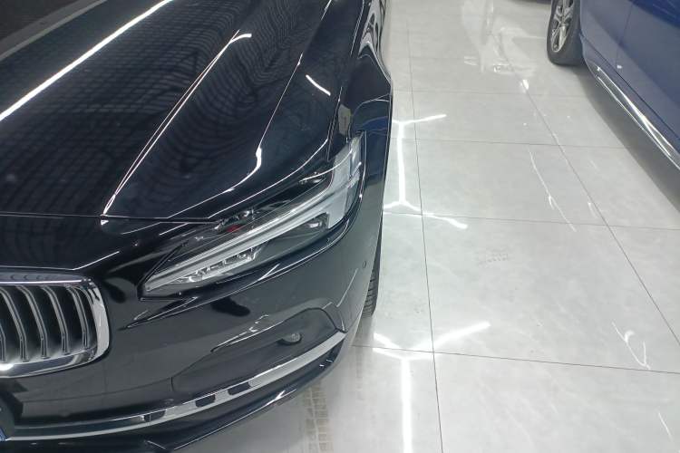 Used Volvo S90 2025 B5 Zhiya Luxury Edition
